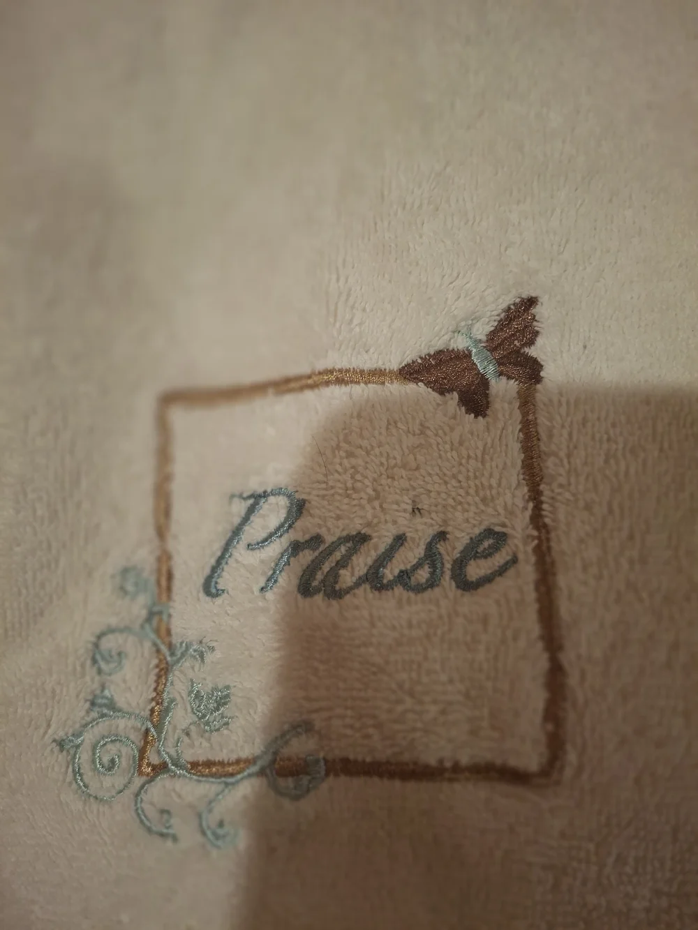 Embroidered 'Praise' Hand Towels - Set of 2 With Candle And Heart Lights
